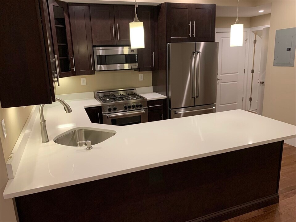 7 Wendell Pl in Boston, MA - Building Photo