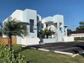 805 E 28th St in Hialeah, FL - Building Photo - Building Photo