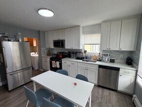 46 Brookley Rd, Unit 3 in Boston, MA - Building Photo - Building Photo