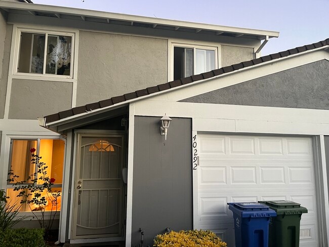 property at 40292 Santa Teresa Common