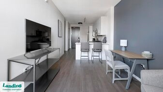 2480-2522 N Milwaukee Ave in Chicago, IL - Building Photo