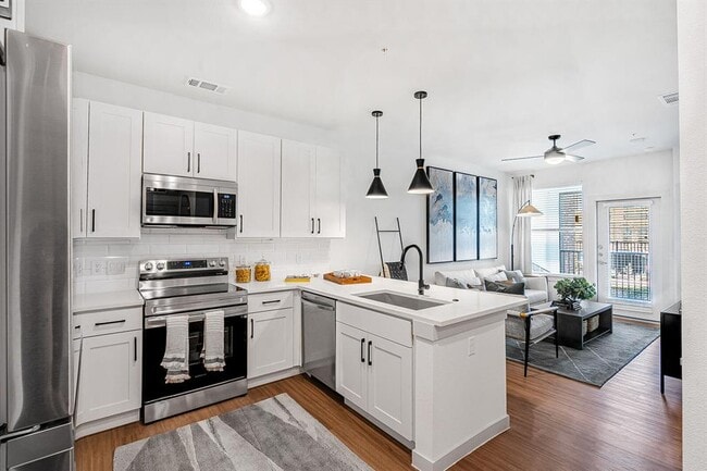 4401 E Pflugerville Pkwy in Pflugerville, TX - Building Photo - Building Photo