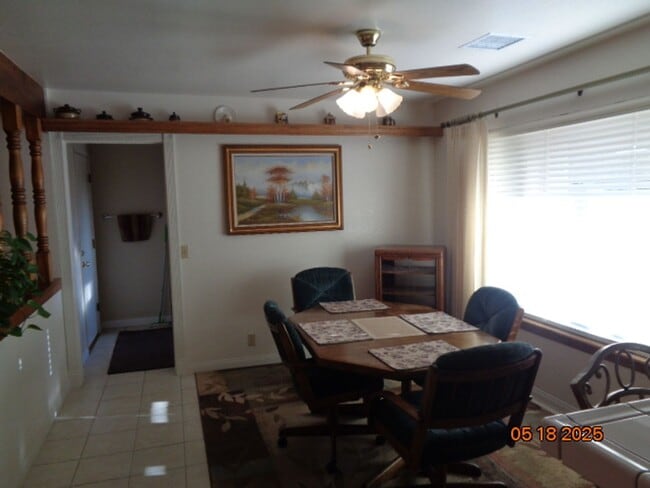 43036 42nd St W in Quartz Hill, CA - Building Photo - Building Photo