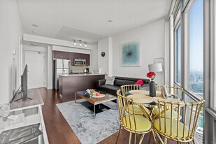 76 Grenville St in Toronto, ON - Building Photo