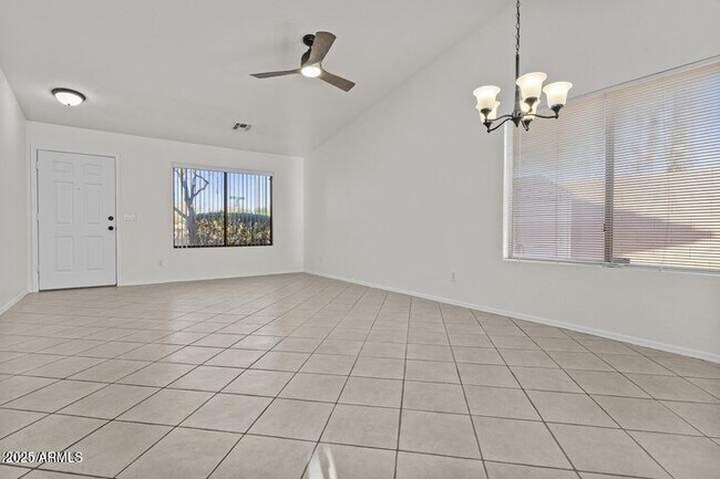 2171 S Portland Ave in Gilbert, AZ - Building Photo - Building Photo