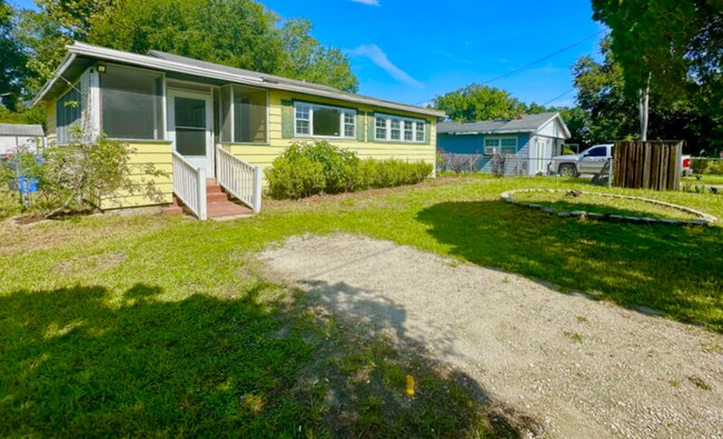 5506 Staley Dr in Tampa, FL - Building Photo - Building Photo