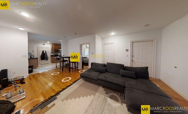 164 L St, Unit 2 in Boston, MA - Foto de edificio - Building Photo