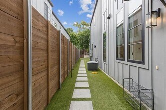 1214 Haines Ave in Dallas, TX - Building Photo - Building Photo