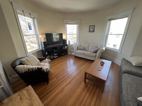 51 Ibbetson St, Unit 3 in Somerville, MA - Building Photo - Building Photo