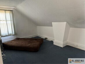423 Cedar Ave in Highland Park, NJ - Building Photo - Building Photo