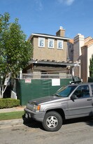 713 Larkspur Ave in Corona Del Mar, CA - Building Photo