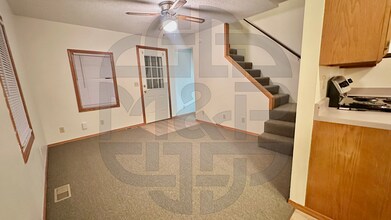 130 W 10th St in Newton, KS - Building Photo - Building Photo