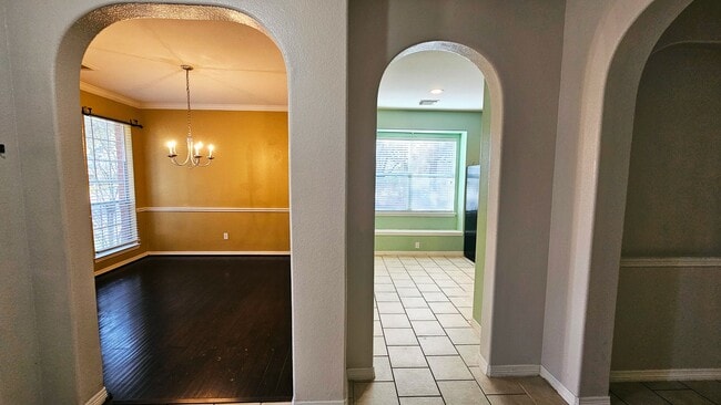 property at 211 Briar Trace Ln