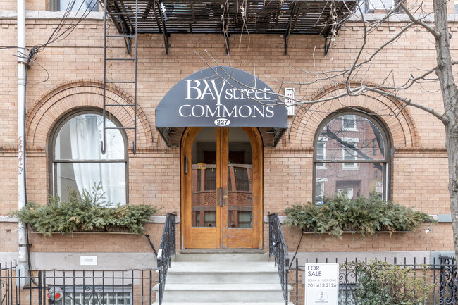 227 Bay St in Jersey City, NJ - Foto de edificio - Building Photo