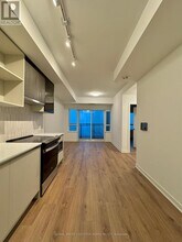 395 Dundas St W in Oakville, ON - Building Photo - Building Photo