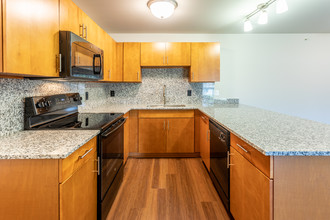 Oliver Apartments in Temperance, MI - Building Photo - Interior Photo