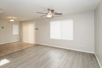 6510 Abbey Door Ct in Las Vegas, NV - Foto de edificio - Building Photo