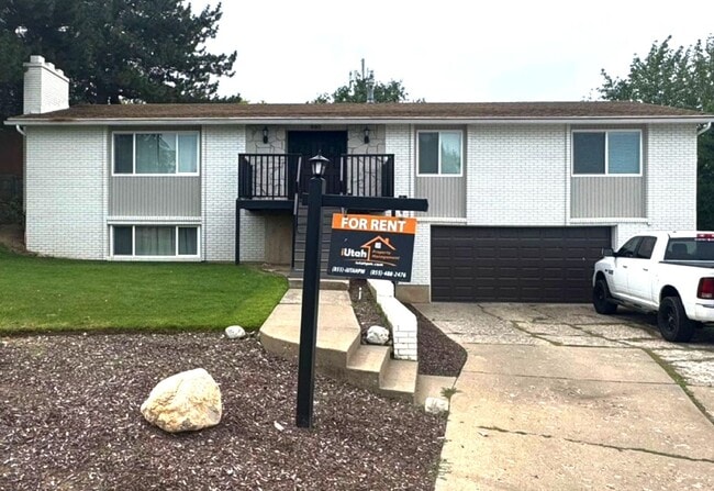 property at 960 E 1500 S