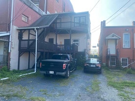 132 Pike St, Unit 2 in Port Jervis, NY - Building Photo