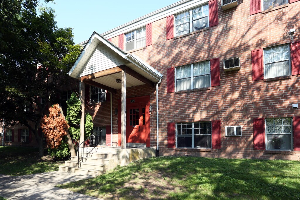 Covered Bridge Apartments in Perkasie, PA