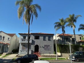 425 N Curson Ave in Los Angeles, CA - Building Photo - Building Photo