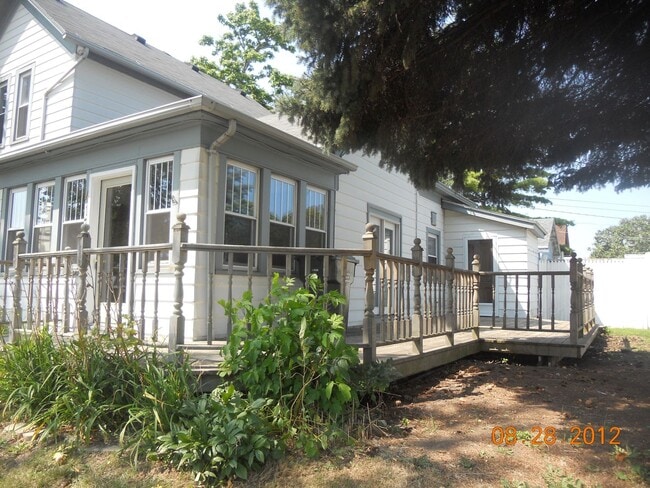 417 Crooks Ave in Kaukauna, WI - Building Photo - Building Photo