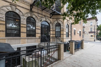 71 Stuyvesant Ave in Brooklyn, NY - Building Photo - Building Photo