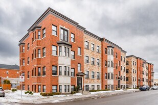 2035 Notre Dame St in Montréal, QC - Building Photo
