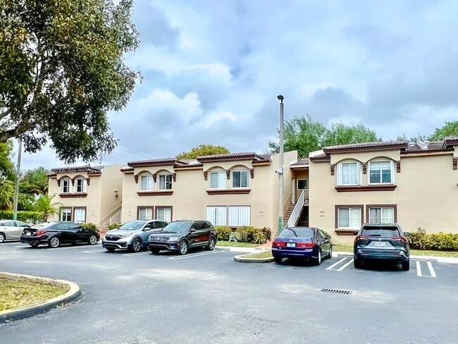 15731 SW 137th Ave in Miami, FL - Building Photo - Building Photo