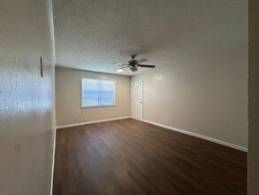 1500 S Commerce Ave in Russellville, AR - Building Photo - Building Photo