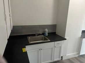 17-19 W 2nd St, Unit 3 in Spencer, IA - Foto de edificio - Building Photo