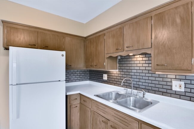 5317 Old Middleton Rd in Madison, WI - Building Photo - Building Photo