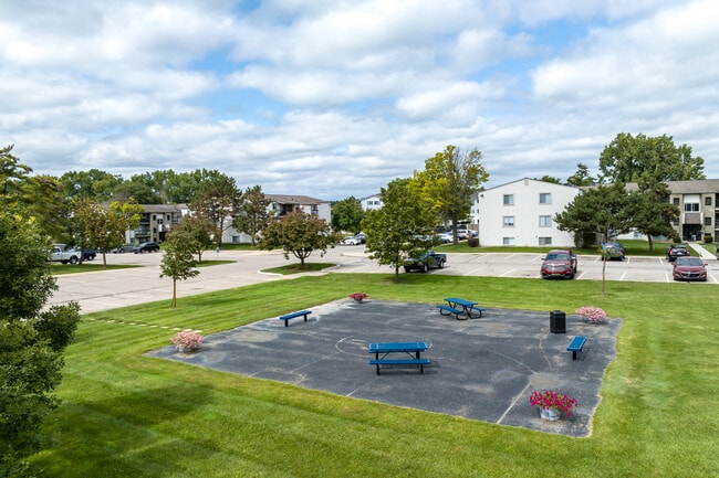 Sterling Lake - Sterling Heights, MI