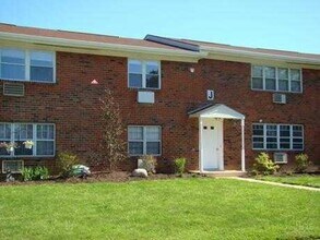 The Village at Bordentown in Bordentown, NJ - Foto de edificio - Interior Photo