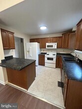 716 Alamo Ln in Lusby, MD - Building Photo - Building Photo