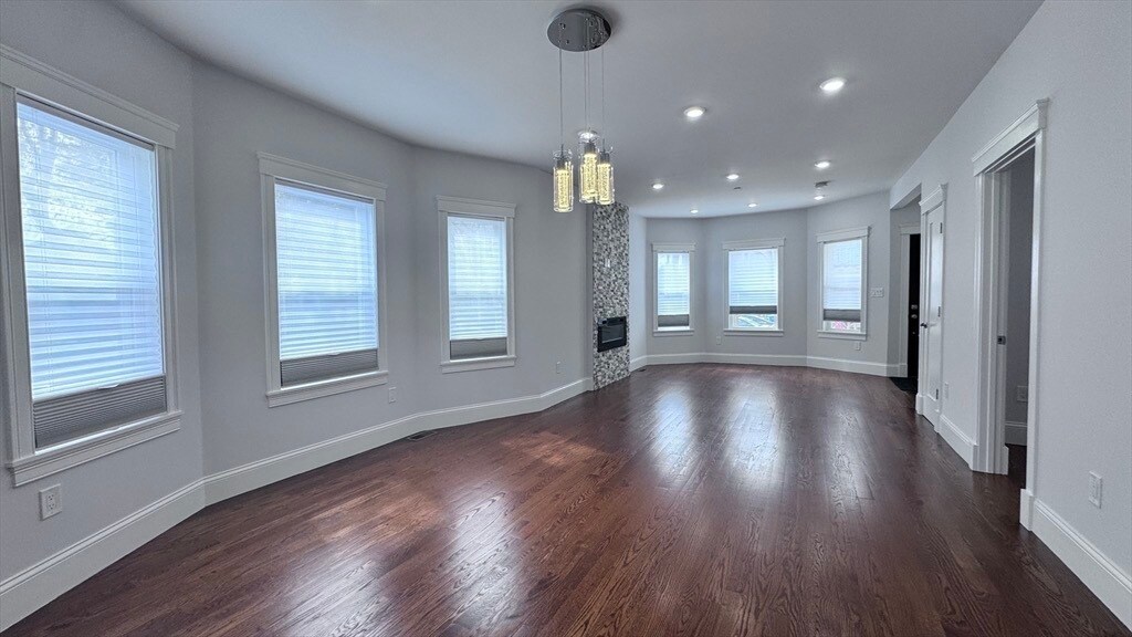 31 Aberdeen Rd in Somerville, MA - Building Photo