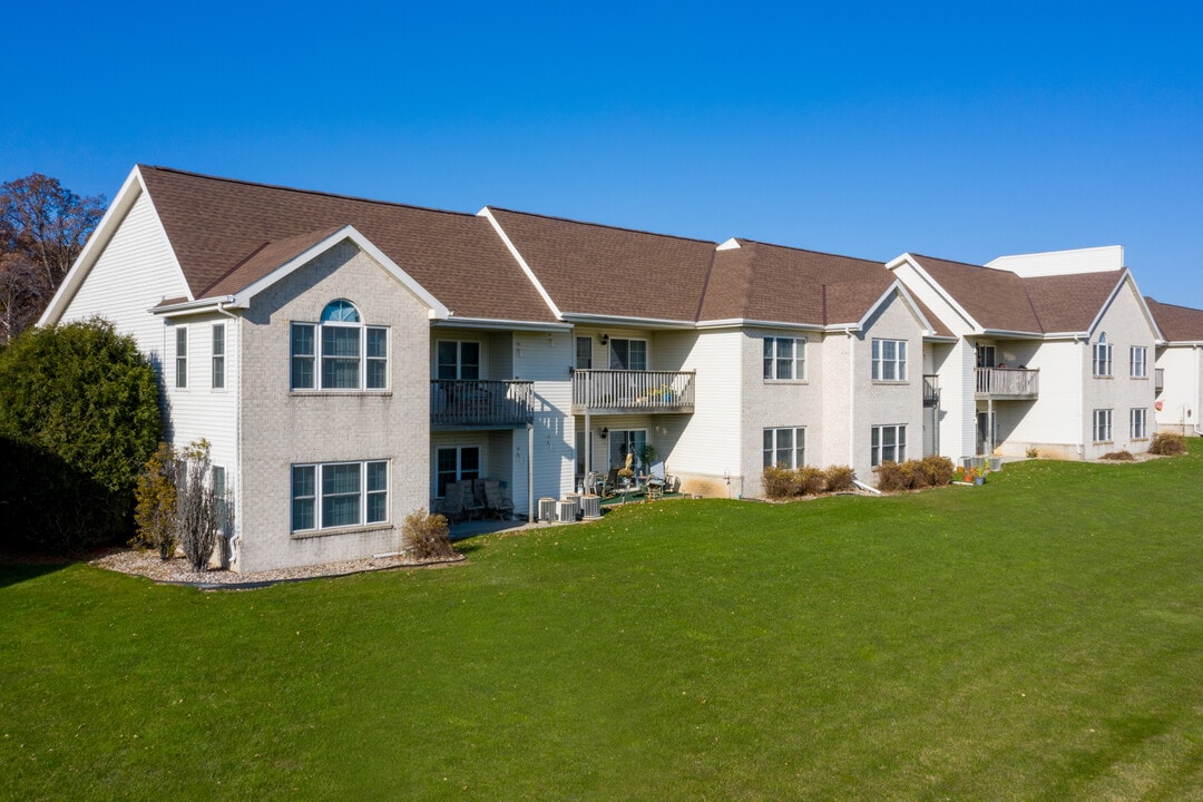 Meadowview Homes in Fond du Lac, WI - Building Photo