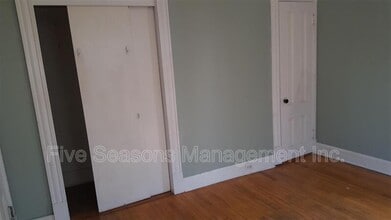 122 Buell St in Burlington, VT - Foto de edificio - Building Photo