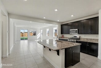 7310 Overture Dr in Reno, NV - Foto de edificio - Building Photo