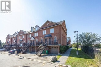 3895 Doug Leavens Blvd in Mississauga, ON - Building Photo - Building Photo