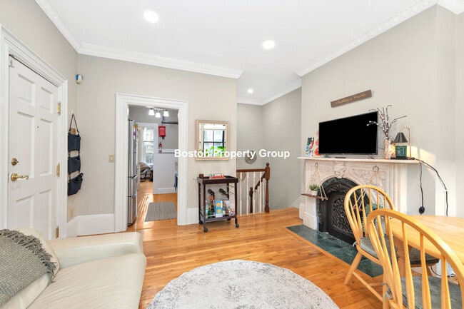 32 E Springfield St, Unit 1