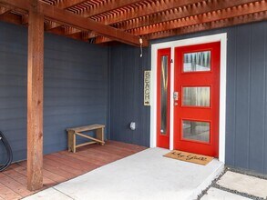 1005 Mansell Ave in Austin, TX - Building Photo - Building Photo