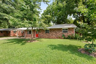 840 W Davis St in Fayetteville, AR - Building Photo