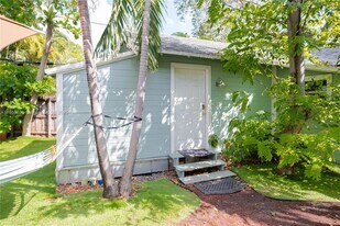 29 NE 49th St in Miami, FL - Building Photo