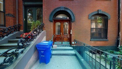 22 Dwight St, Unit 1 in Boston, MA - Building Photo - Building Photo
