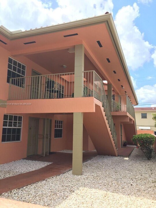 2600 NW 14th St in Miami, FL - Building Photo