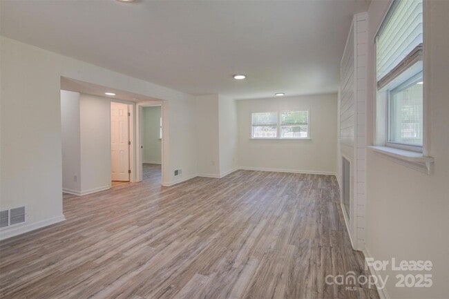 3900 Rhodes Ave in Charlotte, NC - Foto de edificio - Building Photo