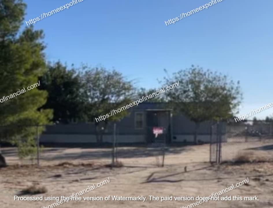 13393 Pierce Ln in Phelan, CA - Building Photo