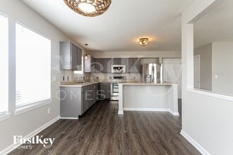 8114 Grove Berry Dr in Indianapolis, IN - Building Photo - Building Photo