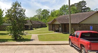 329 Marcus St in Timpson, TX - Building Photo